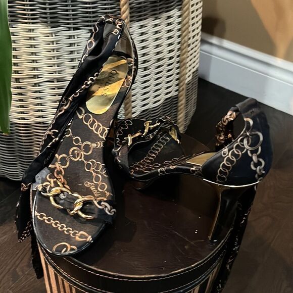 Guess sandals / Size 8 - Picture 14 of 15